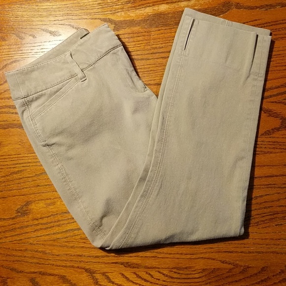 WHBM Slim Crop Pants - Picture 4 of 8